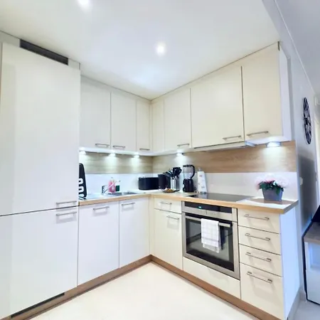 Comfort 2 Bedroom With Balcony And Parking