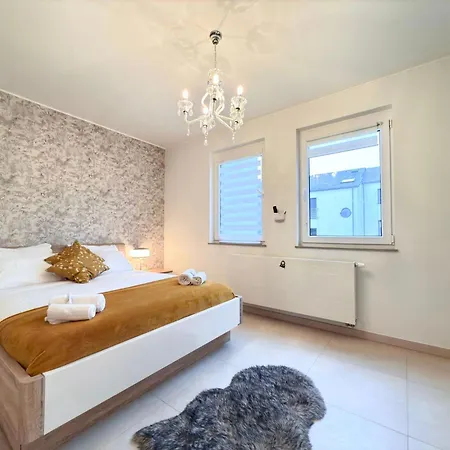 Comfort 2 Bedroom With Balcony And Parking Apartment *