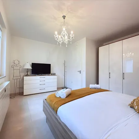 Comfort 2 Bedroom With Balcony And Parking Apartment *