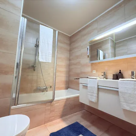 Comfort 2 Bedroom With Balcony And Parking Apartment *